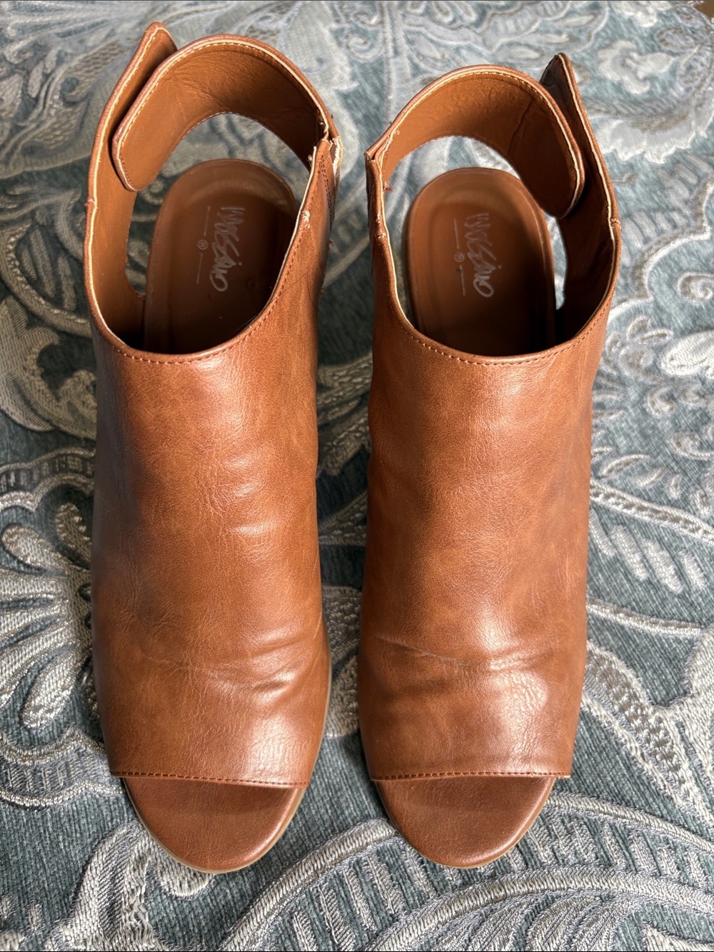 Mossimo Supply Co. Tan Open-Toe Leather Mule